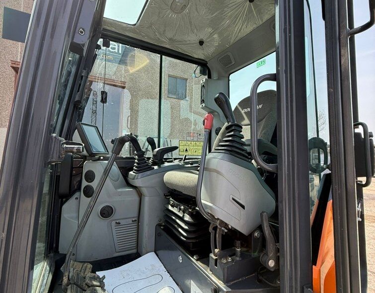 DEVELON DX55 R-7***IMMACULATE***